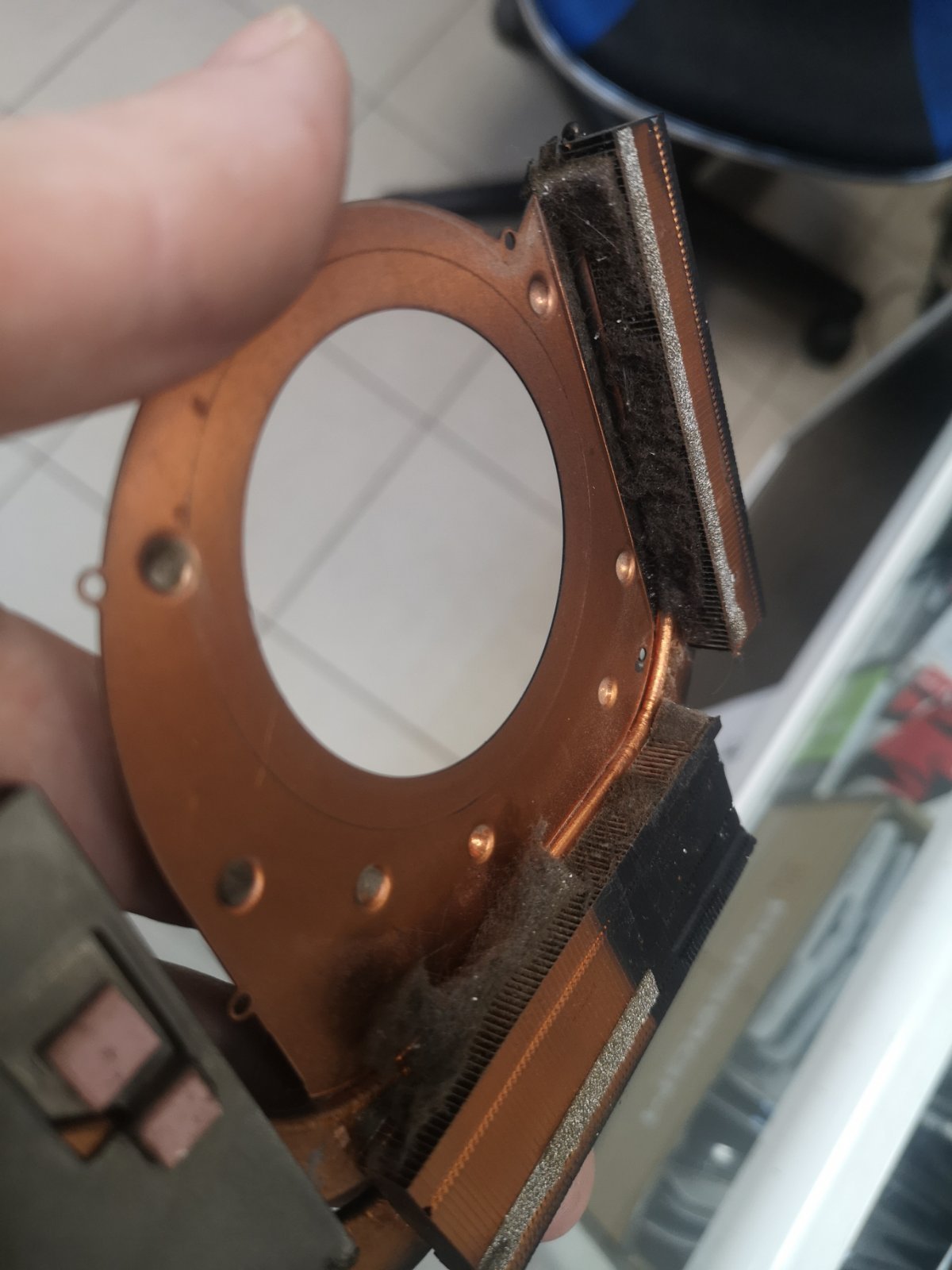 laptop-hardwarew-clean-change-compound-122024-5.jpg