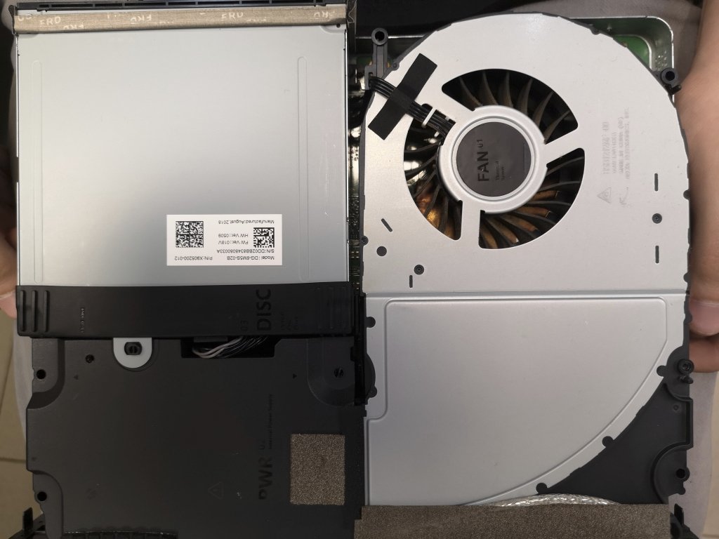 XboxOneX-hardware-cleaning-321.jpg