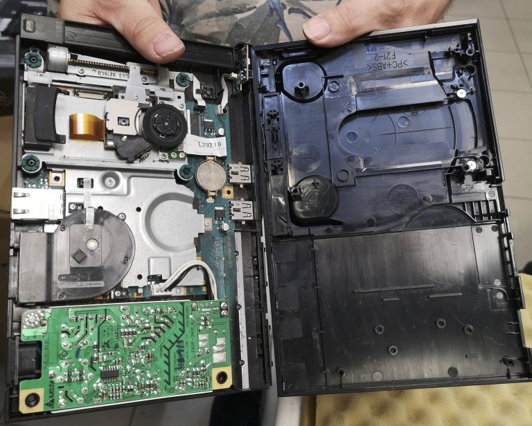 Playstation2Slim-hardwareclean-6.jpg